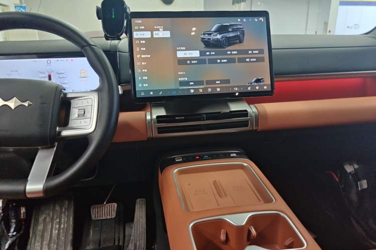 Used Formula Leopard Titanium 7 2025 Model 190 km Four-Wheel Drive Max Edition Audio And AC Panel