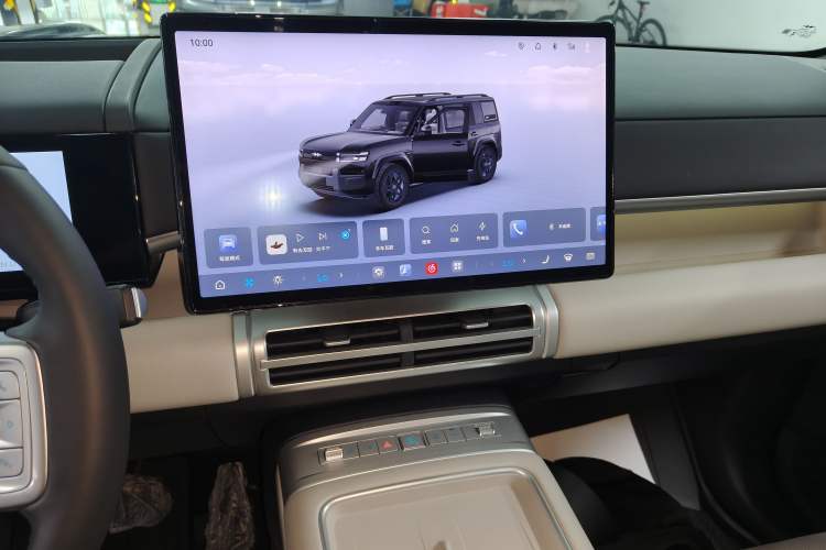 Used Formula Leopard Titanium 7 2025 Model 190 km Four-Wheel Drive Ultra Edition Audio And AC Panel