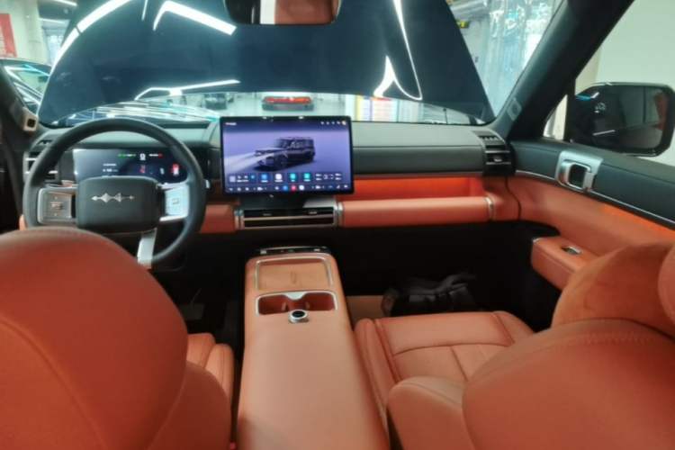 Used Formula Leopard Titanium 7 2025 Model 190 km Four-Wheel Drive Ultra Edition Audio And AC Panel