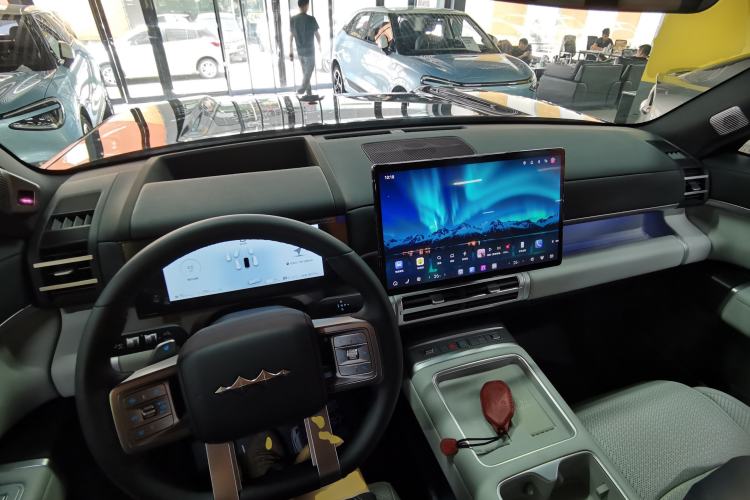 Used Formula Leopard Titanium 7 2025 Model 190 km Four-Wheel Drive Ultra Edition Center Console