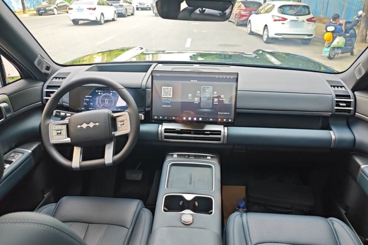 Used Formula Leopard Titanium 7 2025 Model 190 km Four-Wheel Drive Ultra Edition Center Console