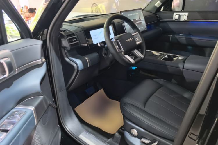 Used Formula Leopard Titanium 7 2025 Model 190 km Four-Wheel Drive Ultra Edition Driver Seat