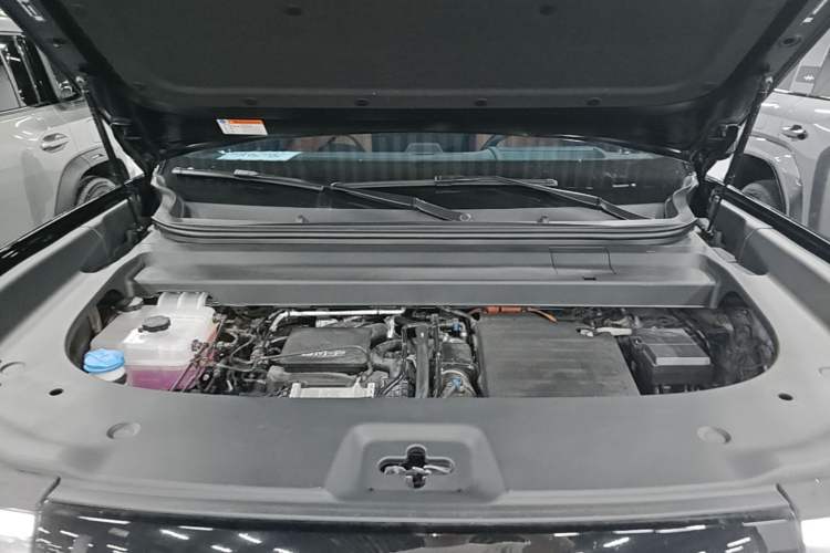 Used Formula Leopard Titanium 7 2025 Model 190 km Four-Wheel Drive Ultra Edition Engine Bay