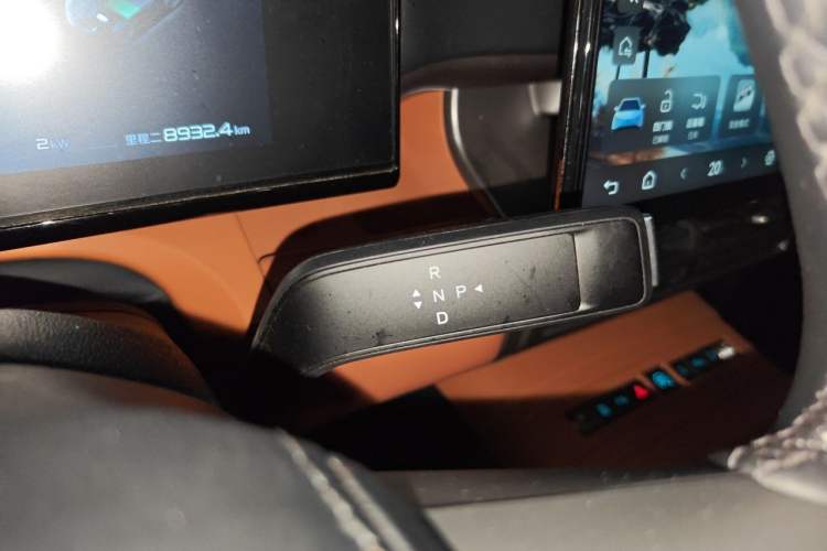 Used Formula Leopard Titanium 7 2025 Model 190 km Four-Wheel Drive Ultra Edition Gear Lever