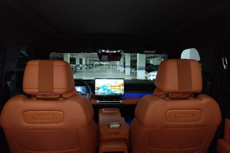 Used Formula Leopard Titanium 7 2025 Model 190 km Four-Wheel Drive Ultra Edition Headliner
