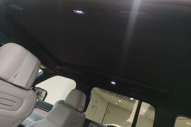 Used Formula Leopard Titanium 7 2025 Model 200 km Two-Wheel Drive Max Edition Headliner