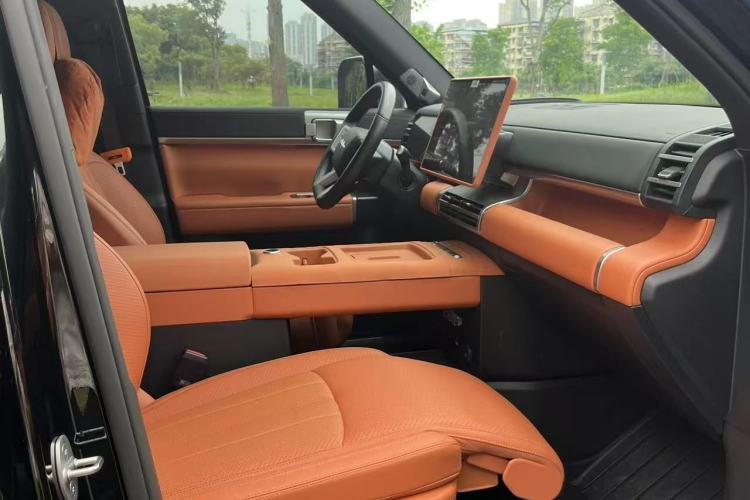 Used Formula Leopard Titanium 7 2025 Model 190 km Four-Wheel Drive Ultra Edition Interior 2
