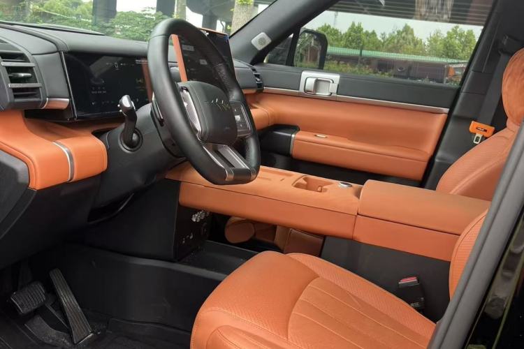 Used Formula Leopard Titanium 7 2025 Model 190 km Four-Wheel Drive Ultra Edition Interior 4