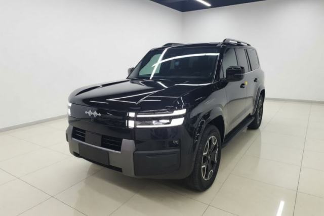 Ojetý Formula Leopard Titanium 7 2025 Model 200 km Two-Wheel Drive Max Edition