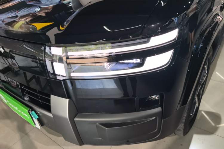 Used Formula Leopard Titanium 7 2025 Model 190 km Four-Wheel Drive Ultra Edition Left Front Headlight