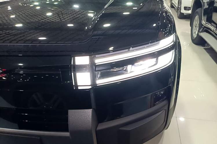 Used Formula Leopard Titanium 7 2025 Model 200 km Two-Wheel Drive Max Edition Left Front Headlight