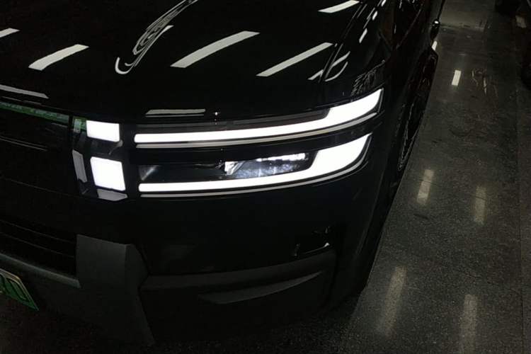 Used Formula Leopard Titanium 7 2025 Model 135 km Two-Wheel Drive Pro Edition Left Front Headlight