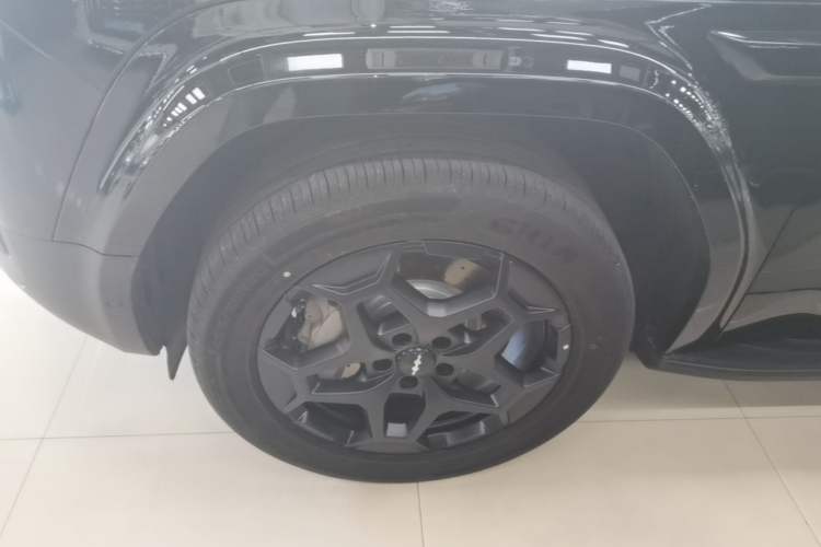 Used Formula Leopard Titanium 7 2025 Model 190 km Four-Wheel Drive Ultra Edition Left Front Wheel Hub