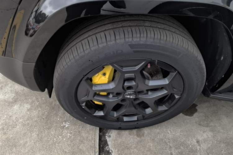 Used Formula Leopard Titanium 7 2025 Model 190 km Four-Wheel Drive Ultra Edition Left Front Wheel Hub