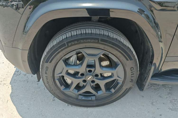 Used Formula Leopard Titanium 7 2025 Model 190 km Four-Wheel Drive Ultra Edition Left Front Wheel Hub