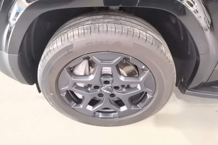 Used Formula Leopard Titanium 7 2025 Model 190 km Four-Wheel Drive Ultra Edition Left Front Wheel Hub
