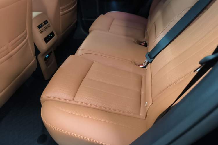 Used Formula Leopard Titanium 7 2025 Model 200 km Two-Wheel Drive Max Edition Left Rear Seat