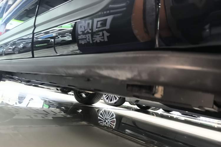 Used Formula Leopard Titanium 7 2025 Model 190 km Four-Wheel Drive Ultra Edition Left Side Sill