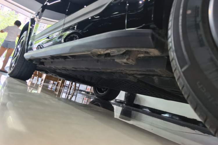 Used Formula Leopard Titanium 7 2025 Model 190 km Four-Wheel Drive Ultra Edition Left Side Sill