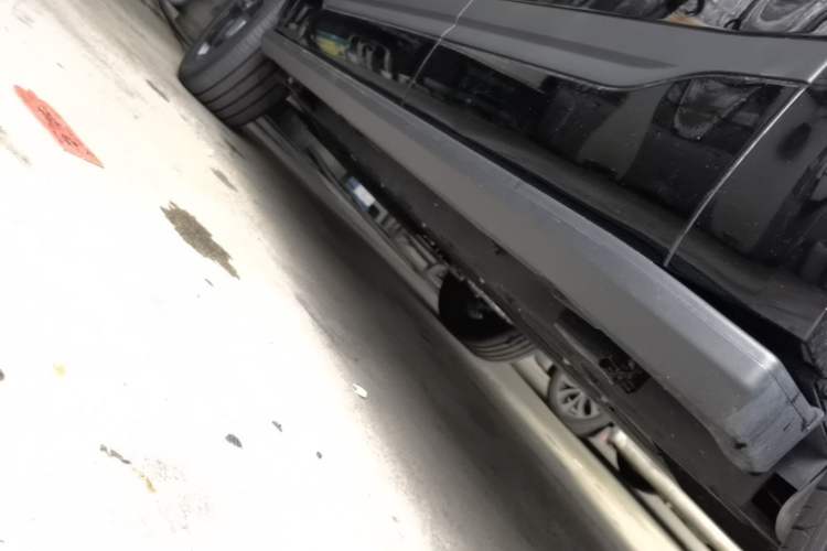 Used Formula Leopard Titanium 7 2025 Model 190 km Four-Wheel Drive Ultra Edition Left Side Sill