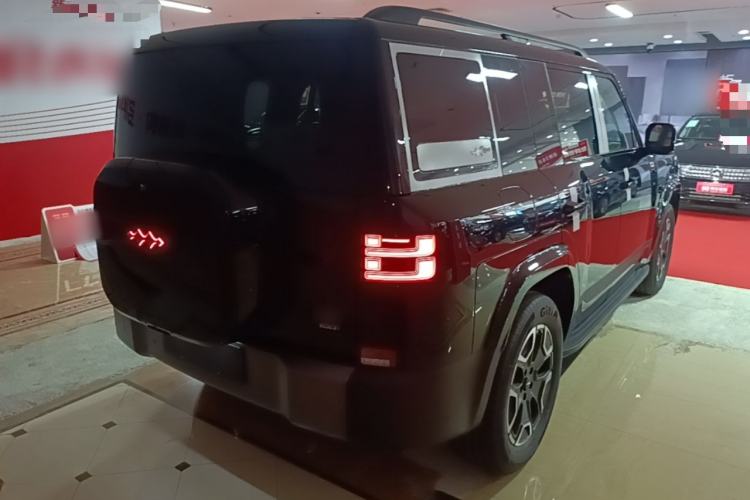 Used Formula Leopard Titanium 7 2025 Model 200 km Two-Wheel Drive Max Edition Rear Right 45 Deg