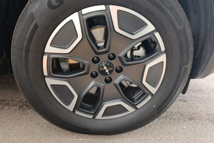 Used Formula Leopard Titanium 7 2025 Model 190 km Four-Wheel Drive Max Edition Right Front Wheel Hub