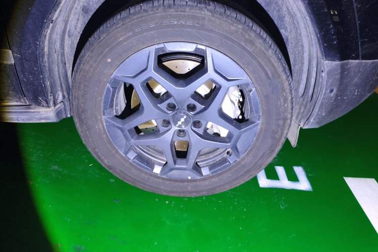 Used Formula Leopard Titanium 7 2025 Model 190 km Four-Wheel Drive Ultra Edition Right Front Wheel Hub