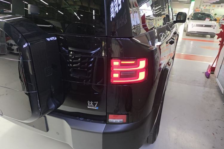 Used Formula Leopard Titanium 7 2025 Model 200 km Two-Wheel Drive Max Edition Right Rear Taillight