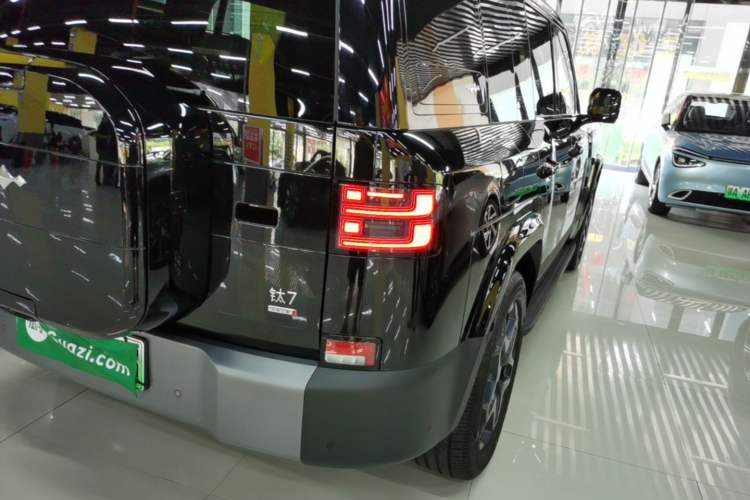 Used Formula Leopard Titanium 7 2025 Model 190 km Four-Wheel Drive Ultra Edition Right Rear Taillight