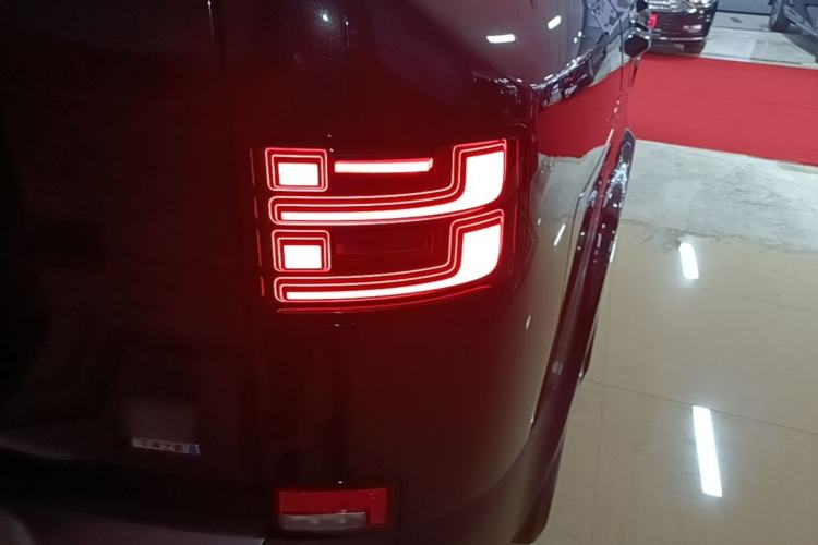 Used Formula Leopard Titanium 7 2025 Model 200 km Two-Wheel Drive Max Edition Right Rear Taillight