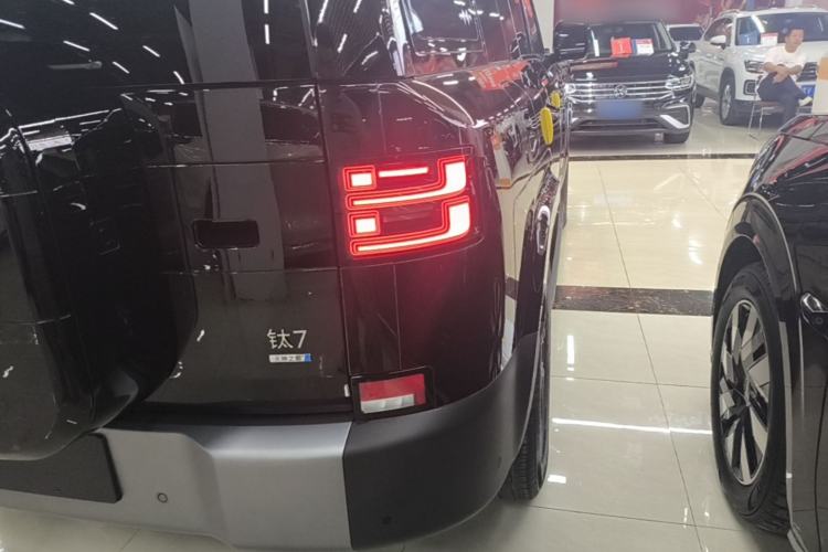 Used Formula Leopard Titanium 7 2025 Model 200 km Two-Wheel Drive Max Edition Right Rear Taillight