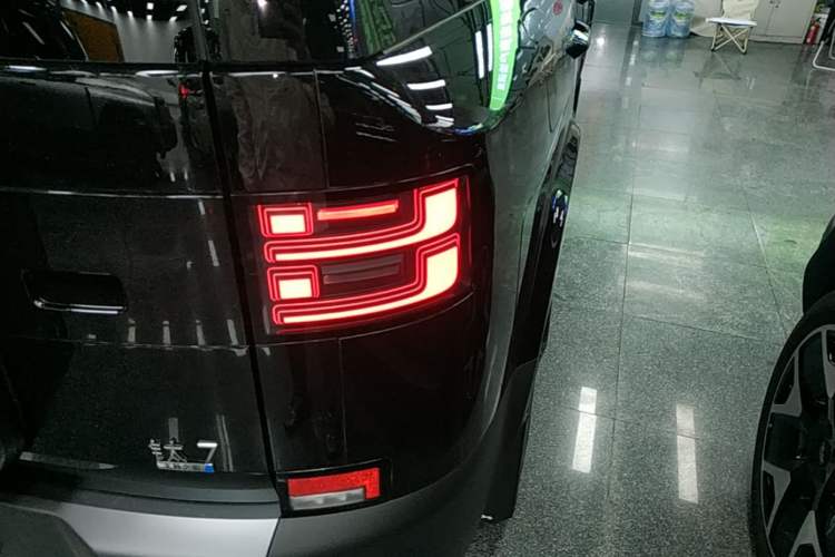 Used Formula Leopard Titanium 7 2025 Model 135 km Two-Wheel Drive Pro Edition Right Rear Taillight