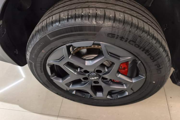 Used Formula Leopard Titanium 7 2025 Model 190 km Four-Wheel Drive Ultra Edition Right Rear Wheel Hub