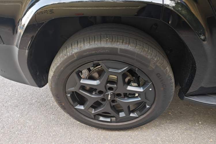 Used Formula Leopard Titanium 7 2025 Model 190 km Four-Wheel Drive Ultra Edition Right Rear Wheel Hub