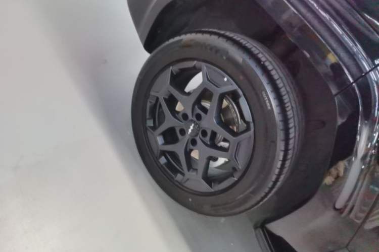 Used Formula Leopard Titanium 7 2025 Model 190 km Four-Wheel Drive Ultra Edition Right Rear Wheel Hub