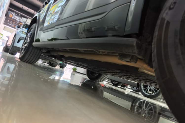 Used Formula Leopard Titanium 7 2025 Model 190 km Four-Wheel Drive Ultra Edition Right Side Sill