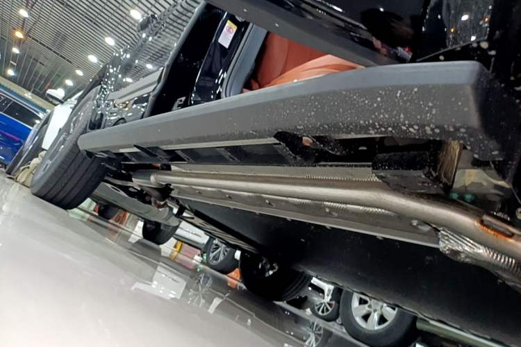 Used Formula Leopard Titanium 7 2025 Model 200 km Two-Wheel Drive Max Edition Right Side Sill