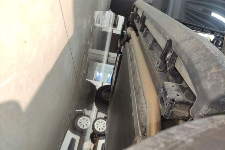 Used Formula Leopard Titanium 7 2025 Model 200 km Two-Wheel Drive Max Edition Right Side Sill