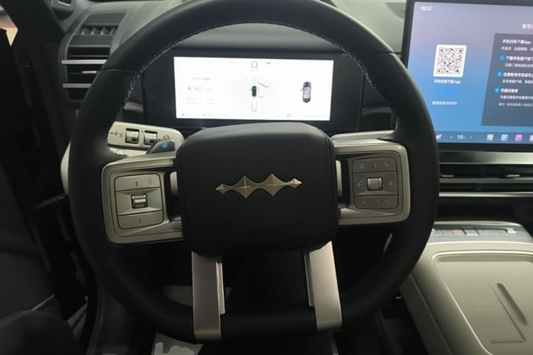 Used Formula Leopard Titanium 7 2025 Model 190 km Four-Wheel Drive Ultra Edition Steering Wheel