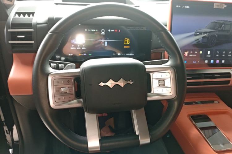 Used Formula Leopard Titanium 7 2025 Model 190 km Four-Wheel Drive Ultra Edition Steering Wheel