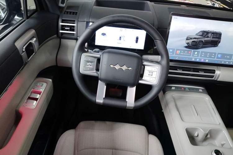 Used Formula Leopard Titanium 7 2025 Model 190 km Four-Wheel Drive Ultra Edition Steering Wheel