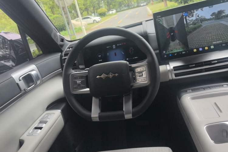 Used Formula Leopard Titanium 7 2025 Model 190 km Four-Wheel Drive Max Edition Steering Wheel
