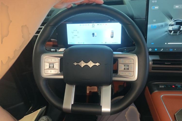 Used Formula Leopard Titanium 7 2025 Model 190 km Four-Wheel Drive Ultra Edition Steering Wheel