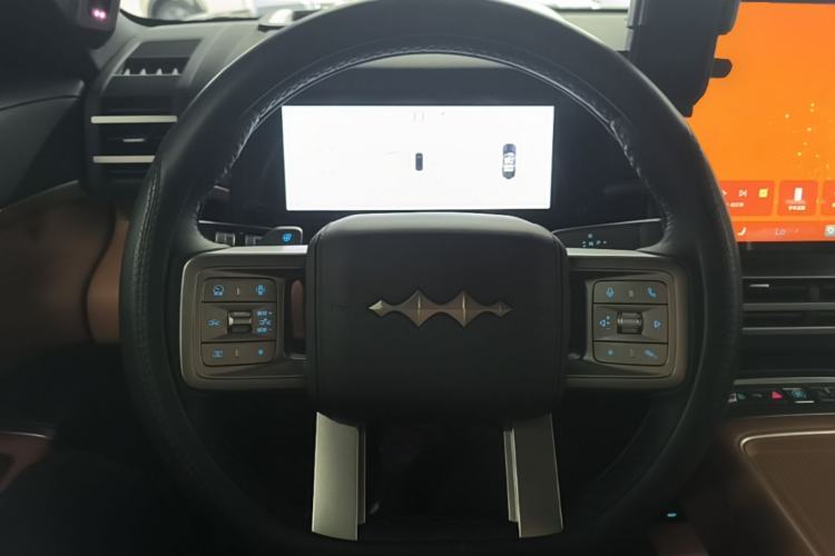 Used Formula Leopard Titanium 7 2025 Model 200 km Two-Wheel Drive Max Edition Steering Wheel