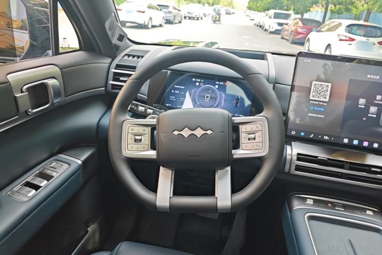 Used Formula Leopard Titanium 7 2025 Model 190 km Four-Wheel Drive Ultra Edition Steering Wheel