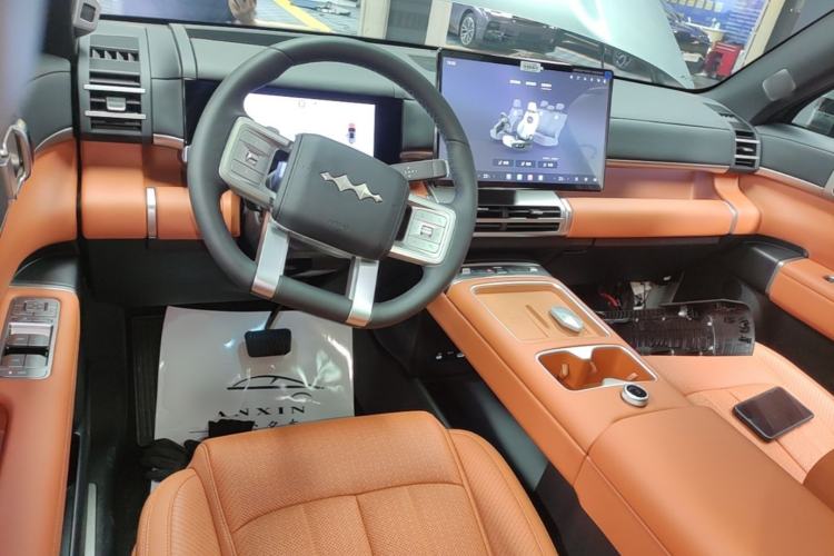 Used Formula Leopard Titanium 7 2025 Model 200 km Two-Wheel Drive Max Edition Center Console