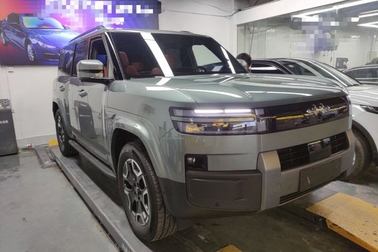 Used Formula Leopard Titanium 7 2025 Model 200 km Two-Wheel Drive Max Edition Front Right 45 Deg