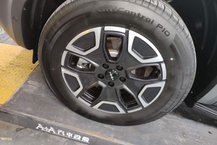 Used Formula Leopard Titanium 7 2025 Model 200 km Two-Wheel Drive Max Edition Left Front Wheel Hub