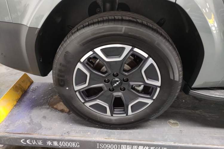 Used Formula Leopard Titanium 7 2025 Model 200 km Two-Wheel Drive Max Edition Right Rear Wheel Hub