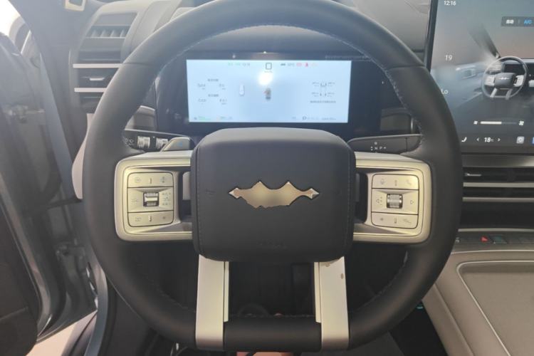 Used Formula Leopard Titanium 7 2025 Model 190 km Four-Wheel Drive Ultra Edition Steering Wheel